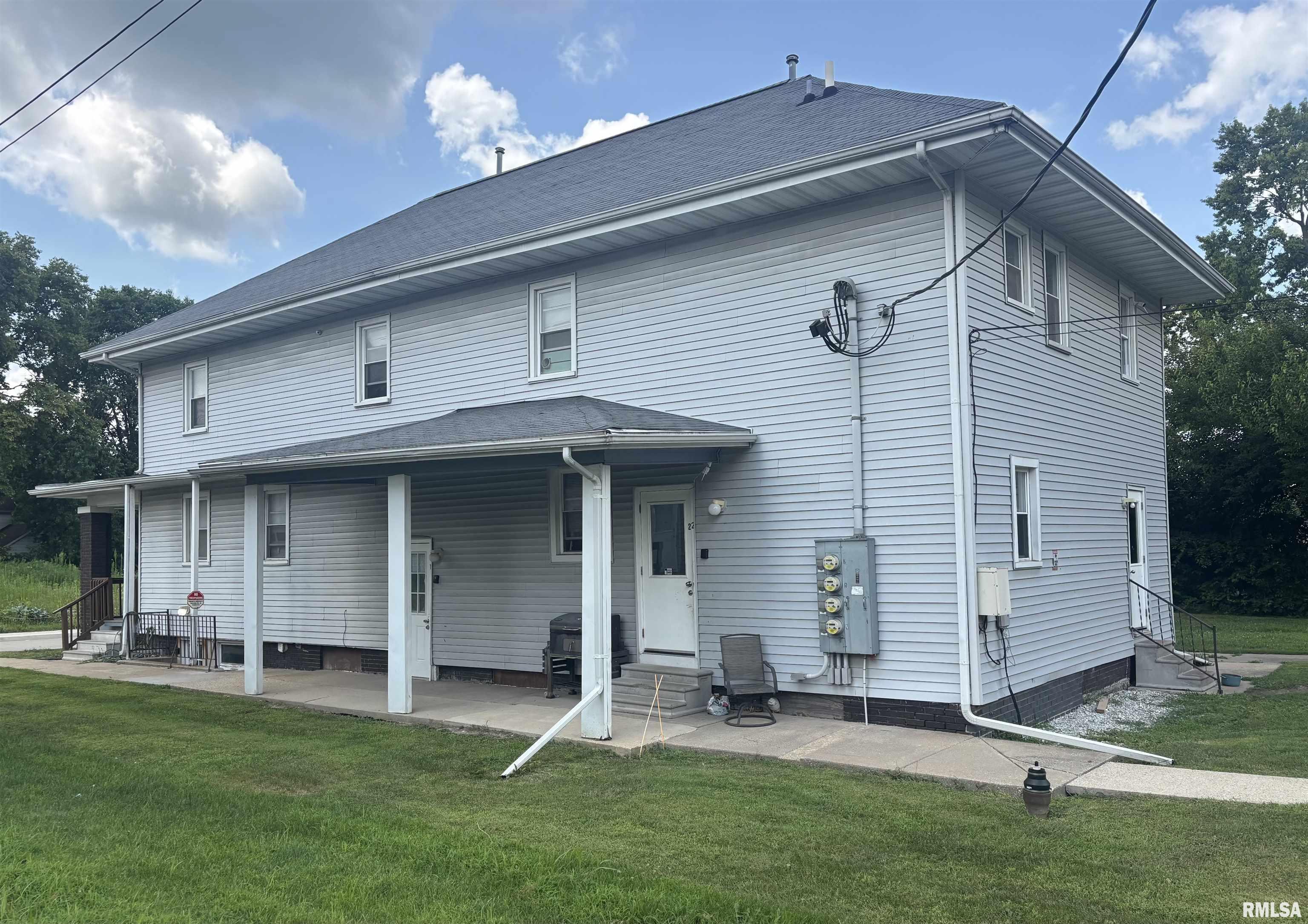 308 West Adams Road, Unit 3 Macomb, IL 61455 - Photo 2 of 3