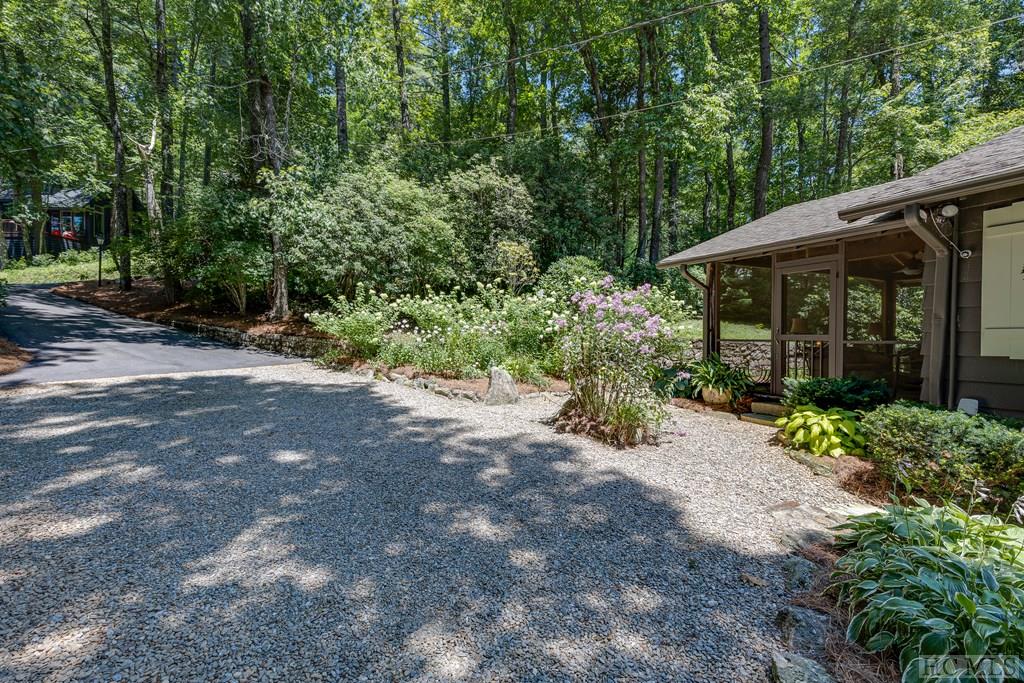 645 Wyanoak Road Highlands, NC 28741 - Photo 4 of 68 Gallery Image 4