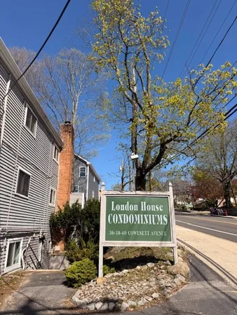 $179,900 | 40 Cowesett Avenue, Unit 33, West Warwick, RI 02893