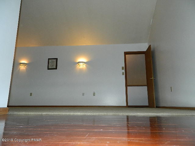152 Chestnut Drive Bushkill, PA 18324 - Photo 19 of 34 a view of an empty room
