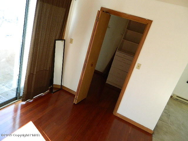 152 Chestnut Drive Bushkill, PA 18324 - Photo 21 of 34 a view of front door