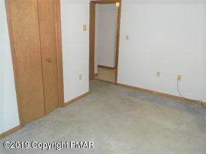 152 Chestnut Drive Bushkill, PA 18324 - Photo 30 of 34 a view of an empty room