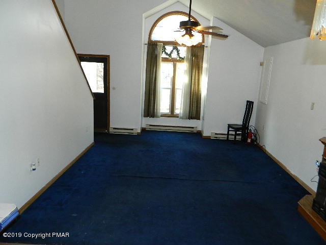 152 Chestnut Drive Bushkill, PA 18324 - Photo 5 of 34 a view of empty room with a window