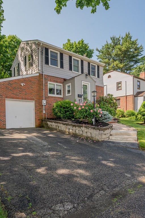 10 Richards Road Weymouth, MA 02189 - Photo 2 of 40