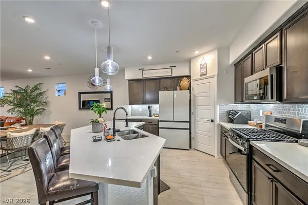 $618,000 | 607 Sylvan Street, Henderson, NV 89002