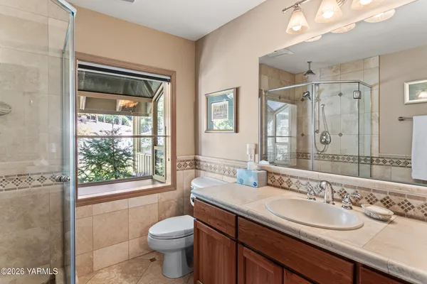 $699,000 | 8603 Hawthorn Drive, Yakima, WA 98908