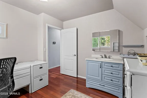 $699,000 | 8603 Hawthorn Drive, Yakima, WA 98908