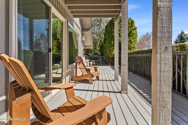 $699,000 | 8603 Hawthorn Drive, Yakima, WA 98908