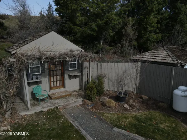 $699,000 | 8603 Hawthorn Drive, Yakima, WA 98908