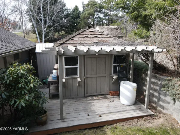 $699,000 | 8603 Hawthorn Drive, Yakima, WA 98908