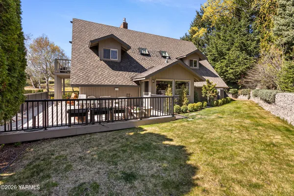 $699,000 | 8603 Hawthorn Drive, Yakima, WA 98908