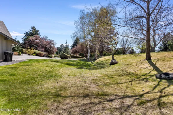 $699,000 | 8603 Hawthorn Drive, Yakima, WA 98908