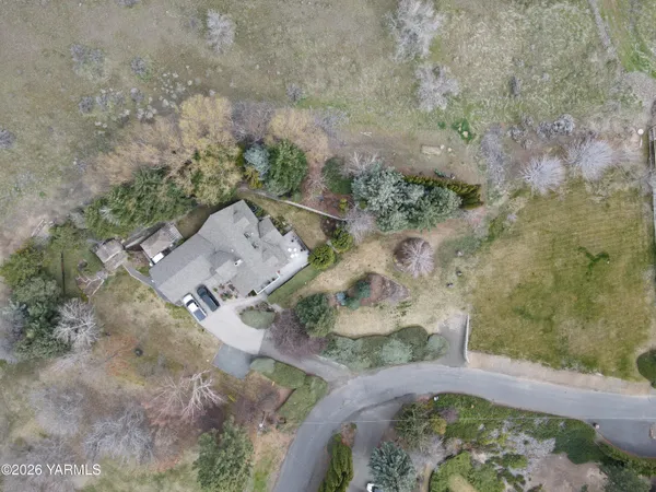 $699,000 | 8603 Hawthorn Drive, Yakima, WA 98908