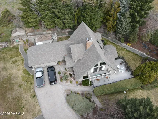 $699,000 | 8603 Hawthorn Drive, Yakima, WA 98908