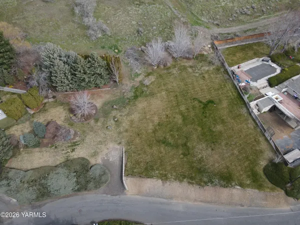 $699,000 | 8603 Hawthorn Drive, Yakima, WA 98908