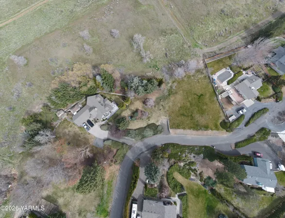 $699,000 | 8603 Hawthorn Drive, Yakima, WA 98908