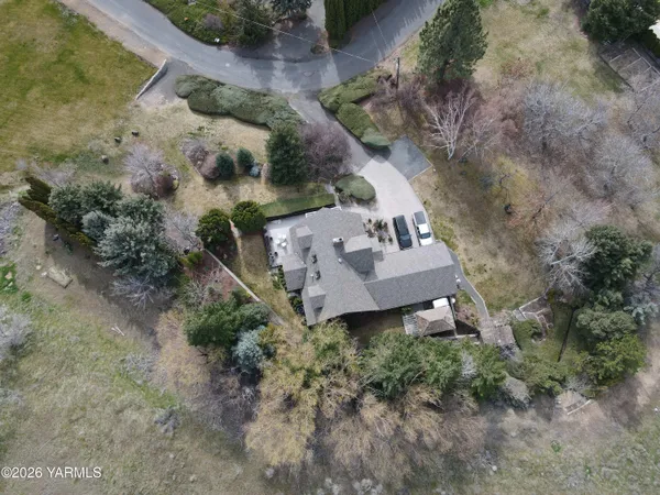 $699,000 | 8603 Hawthorn Drive, Yakima, WA 98908