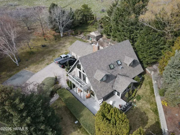 $699,000 | 8603 Hawthorn Drive, Yakima, WA 98908