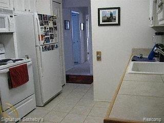 741 West Maple Road, Unit 22 Clawson, MI 48017 - Photo 11 of 13