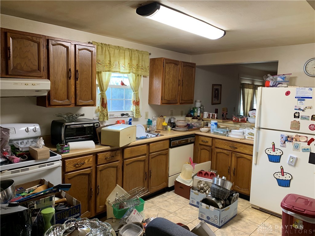 6017 Charlesgate Road Huber Heights, OH 45424 - Photo 8 of 24