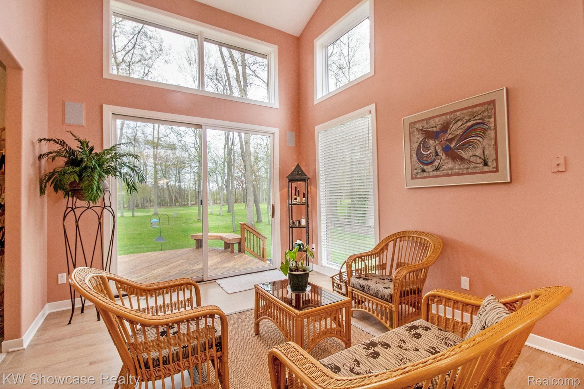 688 Inverness Highland, MI 48357 - Photo 26 of 57 IMG_0046.jpg