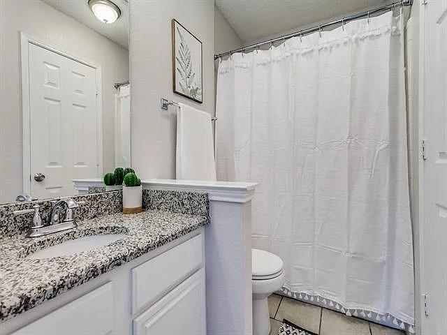 2319 Foot Hill Road McKinney, TX 75072 - Photo 16 of 17 Guest Hallway Bath