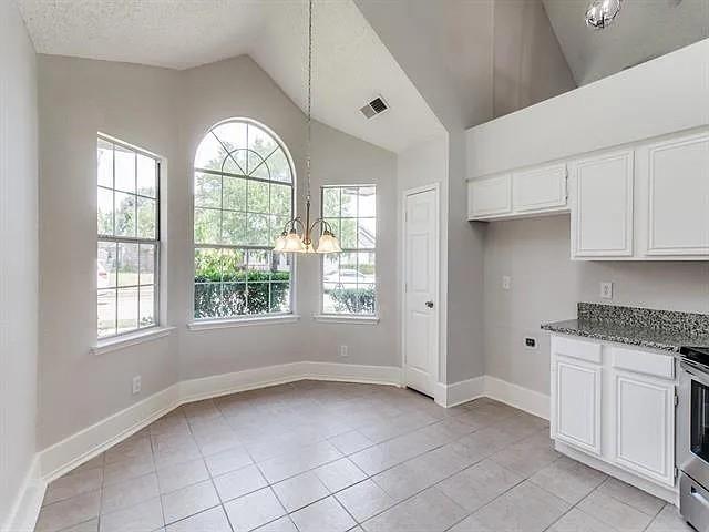 2319 Foot Hill Road McKinney, TX 75072 - Photo 6 of 17 kitchen with bay window
