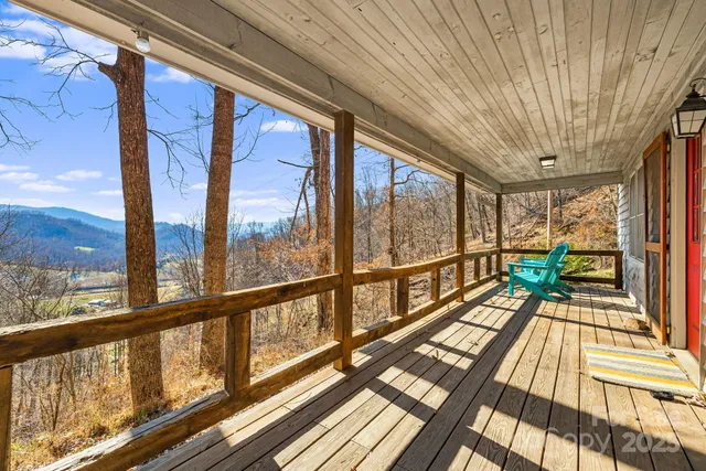 $525,000 | 550 Cale Way, Clyde, NC 28721