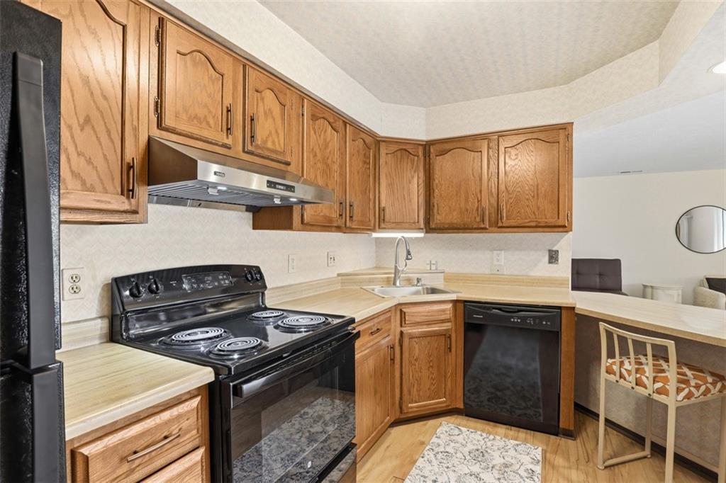 7419 Lighthouse Point Pittsburgh, PA 15221 - Photo 14 of 33