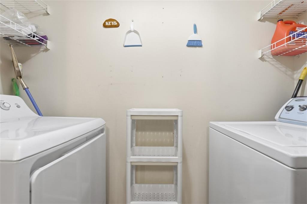 7419 Lighthouse Point Pittsburgh, PA 15221 - Photo 16 of 33