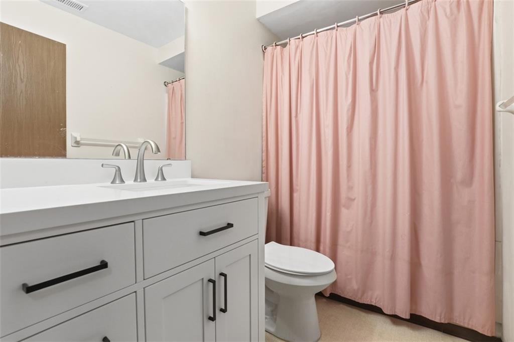 7419 Lighthouse Point Pittsburgh, PA 15221 - Photo 17 of 33