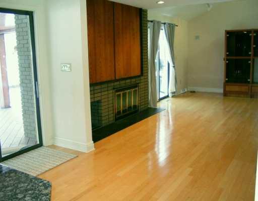 985 Osage Road Mt. Lebanon, PA 15243 - Photo 5 of 8 Den/Family/Great Room.