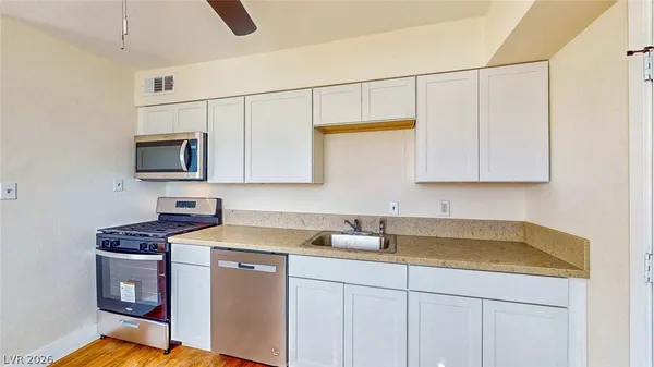 $1,250 | 1302 Rexford Place, Unit 1, Las Vegas, NV 89104