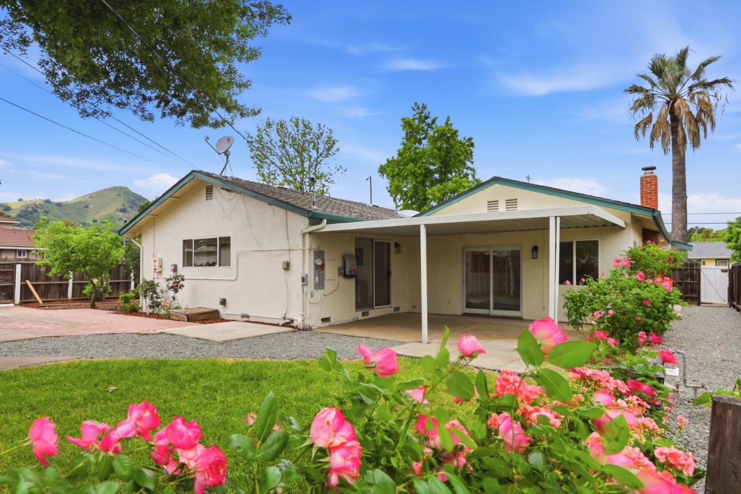 190 Spring Avenue Morgan Hill, CA 95037 - Photo 5 of 45