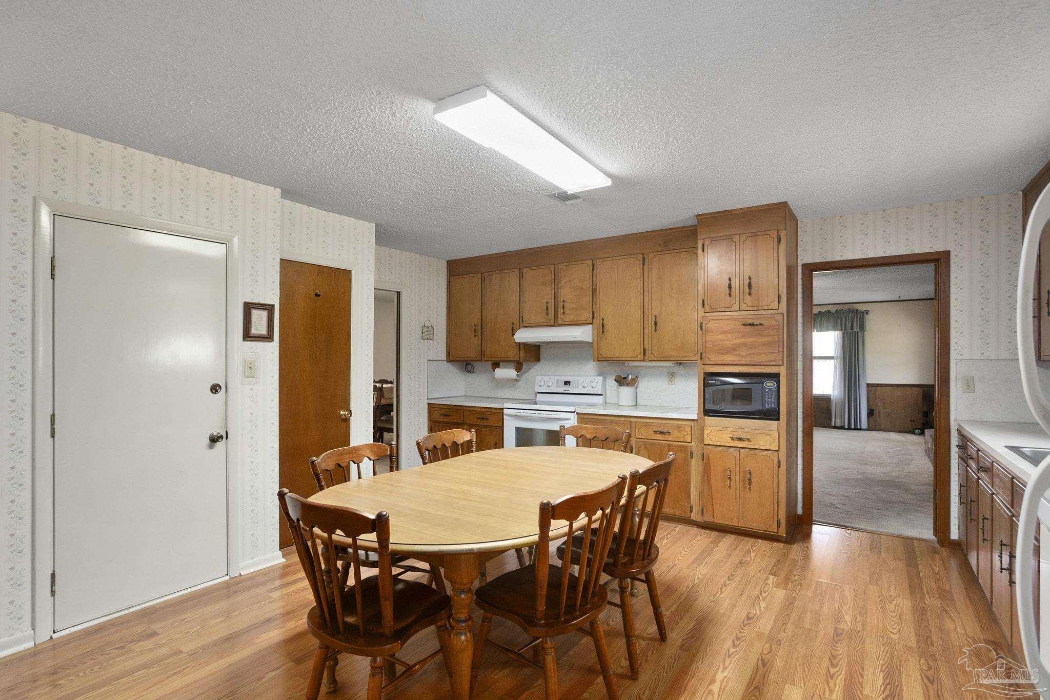900 Tracy Road Pensacola, FL 32506 - Photo 9 of 49 Gallery Image 9