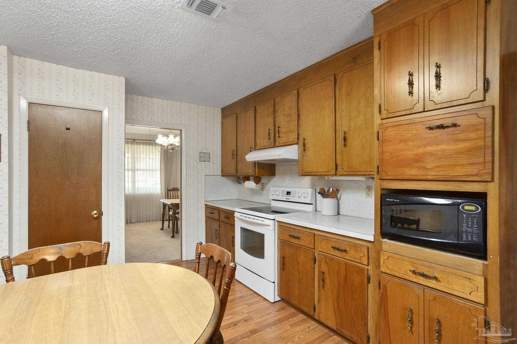 900 Tracy Road Pensacola, FL 32506 - Photo 10 of 49 Gallery Image 10