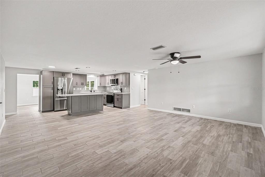 305 Shell Road Venice, FL 34293 - Photo 10 of 44 Gallery Image 10