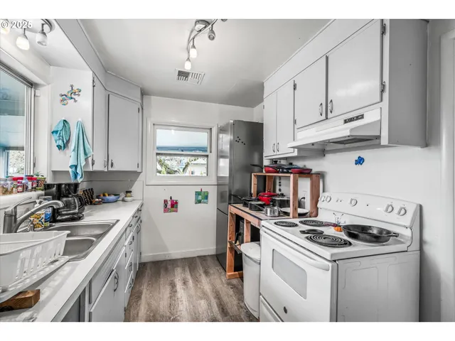 $398,000 | 1735 Minda Drive, Eugene, OR 97401