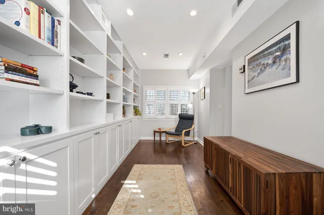 $1,100,000 | 413 Tennessee Avenue, Alexandria, VA 22305