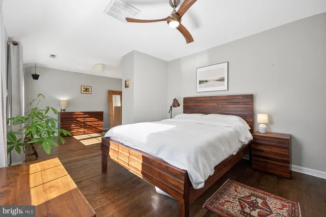 $1,100,000 | 413 Tennessee Avenue, Alexandria, VA 22305