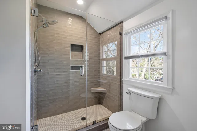 $1,100,000 | 413 Tennessee Avenue, Alexandria, VA 22305