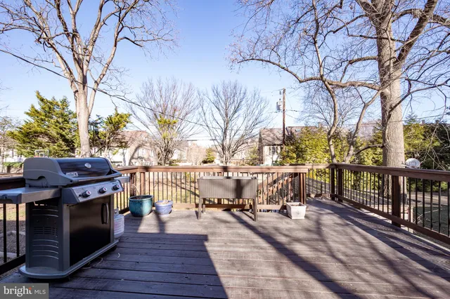 $1,100,000 | 413 Tennessee Avenue, Alexandria, VA 22305