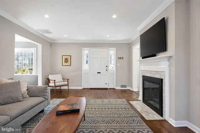 $1,100,000 | 413 Tennessee Avenue, Alexandria, VA 22305