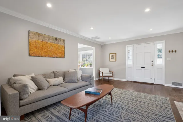 $1,100,000 | 413 Tennessee Avenue, Alexandria, VA 22305