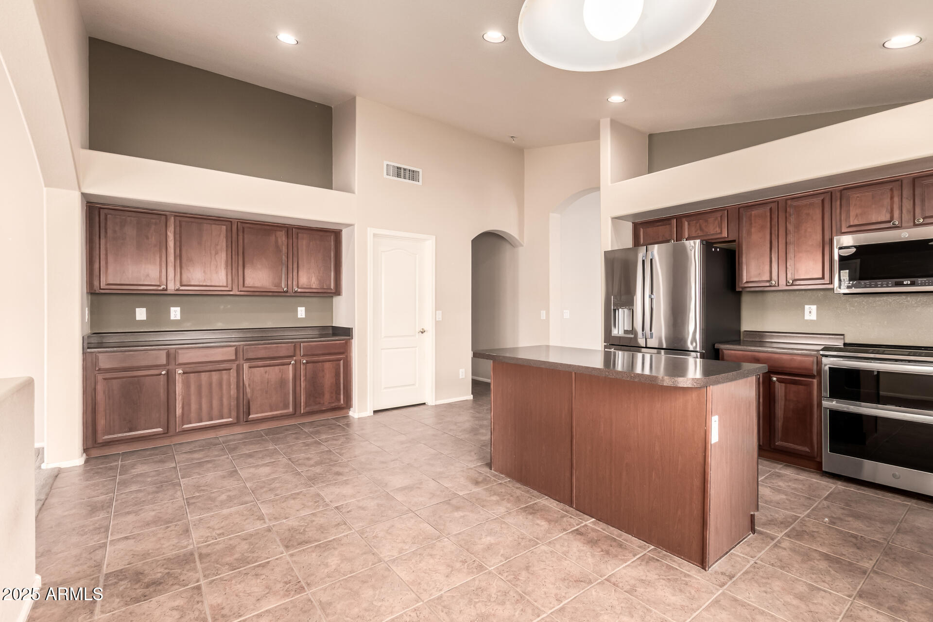 21651 North Van Loo Drive Maricopa, AZ 85138 - Photo 14 of 45 Kitchen