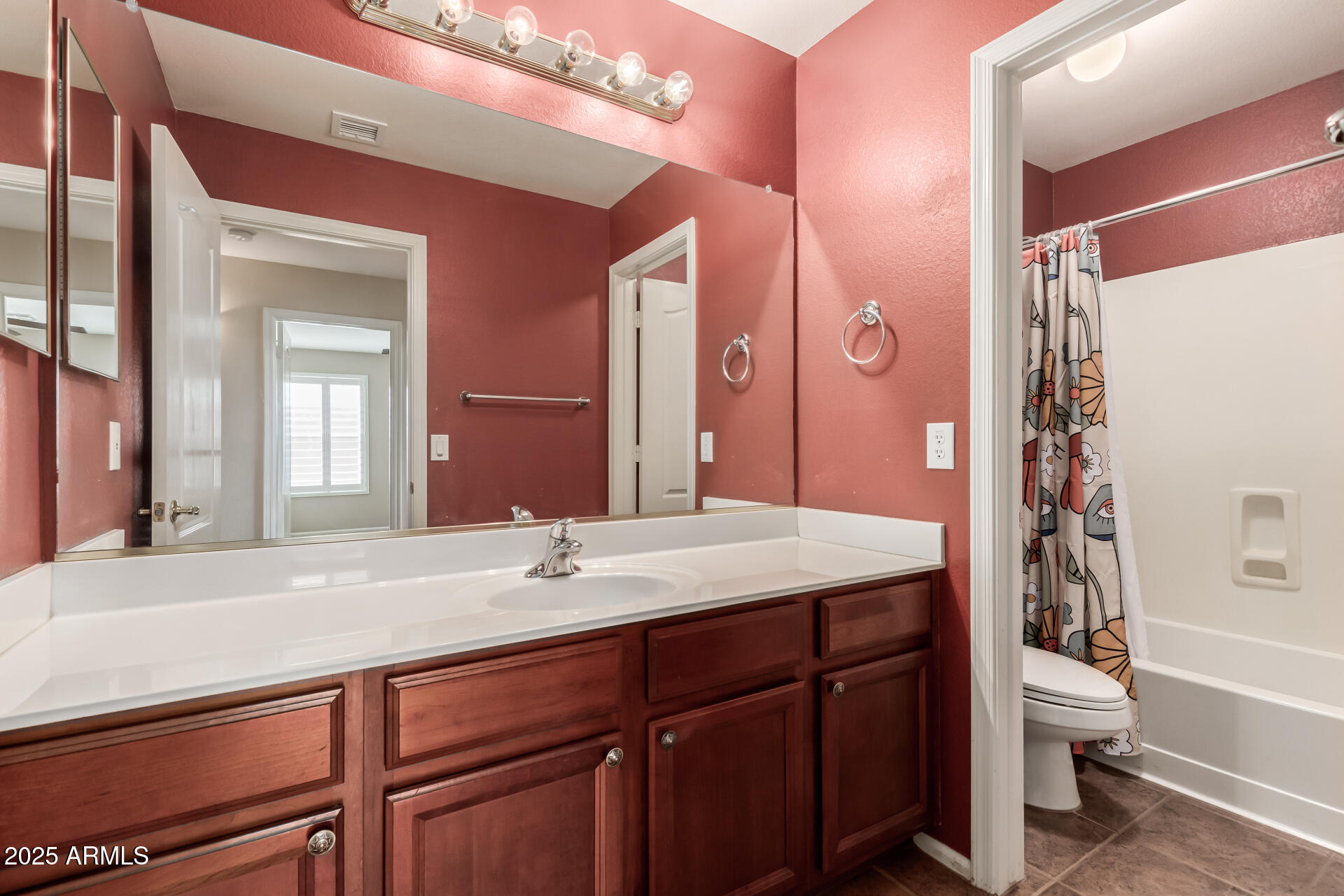 21651 North Van Loo Drive Maricopa, AZ 85138 - Photo 28 of 45 2nd Bathroom