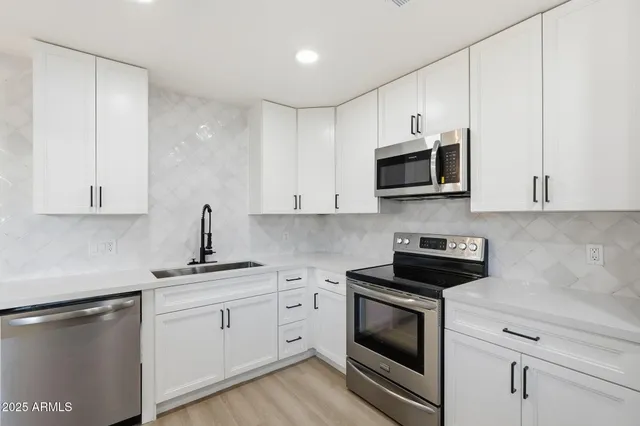 $3,000 | 4201 East Camelback Road, Unit 74, Phoenix, AZ 85018