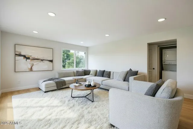 $3,000 | 4201 East Camelback Road, Unit 74, Phoenix, AZ 85018