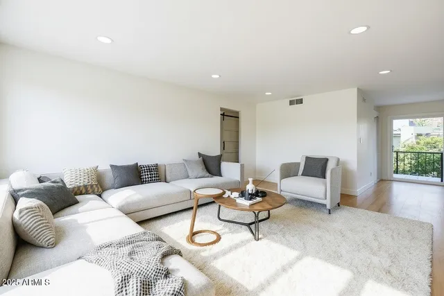 $3,000 | 4201 East Camelback Road, Unit 74, Phoenix, AZ 85018