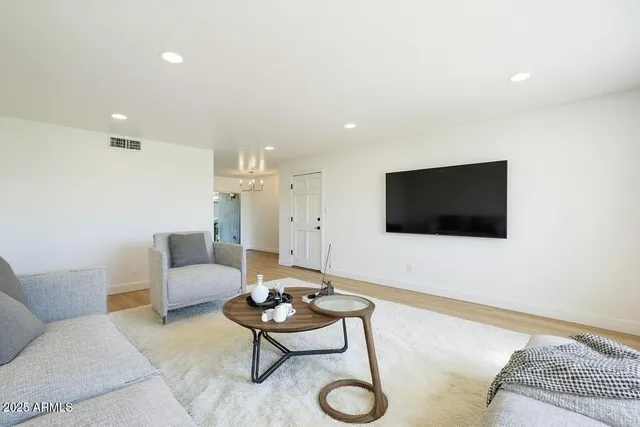 $3,000 | 4201 East Camelback Road, Unit 74, Phoenix, AZ 85018